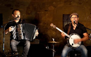 photo de concert avec le duo Un singe en hiver